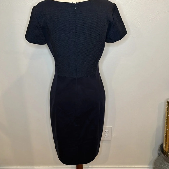CLUB MONACO NAVY BLUE SHEETH DRESS BACK ZIPPER TEXTURED SCOOP NECK  SIZE 6 - Picture 7 of 11